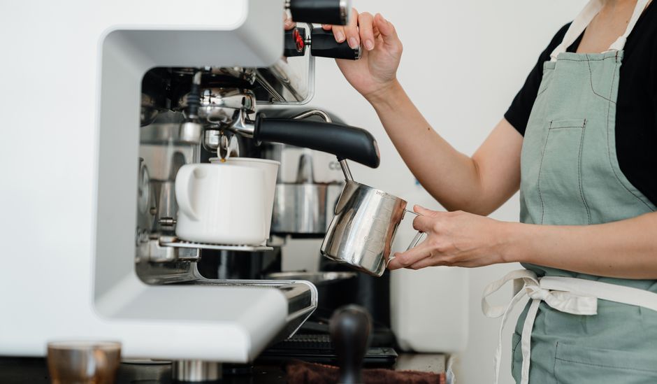Barista za pultom